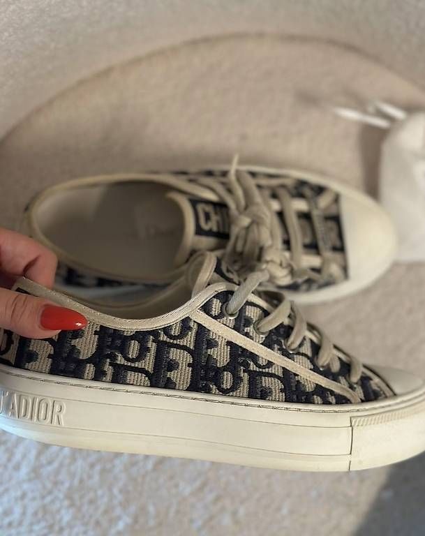 Damenschuhe: Dior Sneakers 35.5 – Gebraucht aus Wallisellen von MaraG91 1