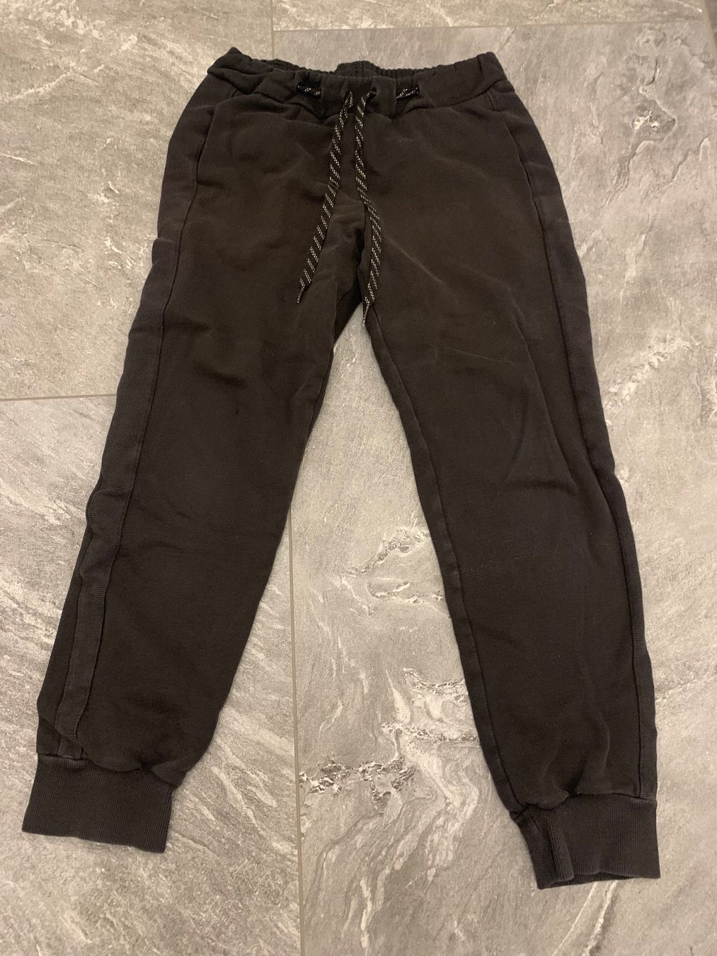 Pantaloni: Trainerhose Farbe Schwarz, Grösse M – Usato da Einsiedeln venduto da important__