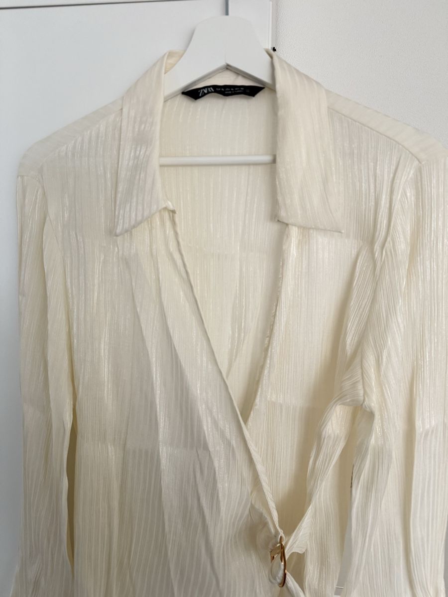 Zara Camicette: Zara Bluse Cremeweiss – Nuovo (secondo la descrizione) da Zürich venduto da mel_87ct 1