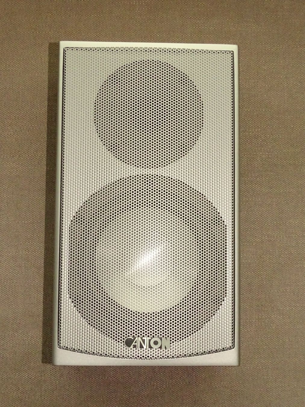 Canton Lautsprecher: EINE Box Canton 410 – Gebraucht aus Hirzel von Musicman03