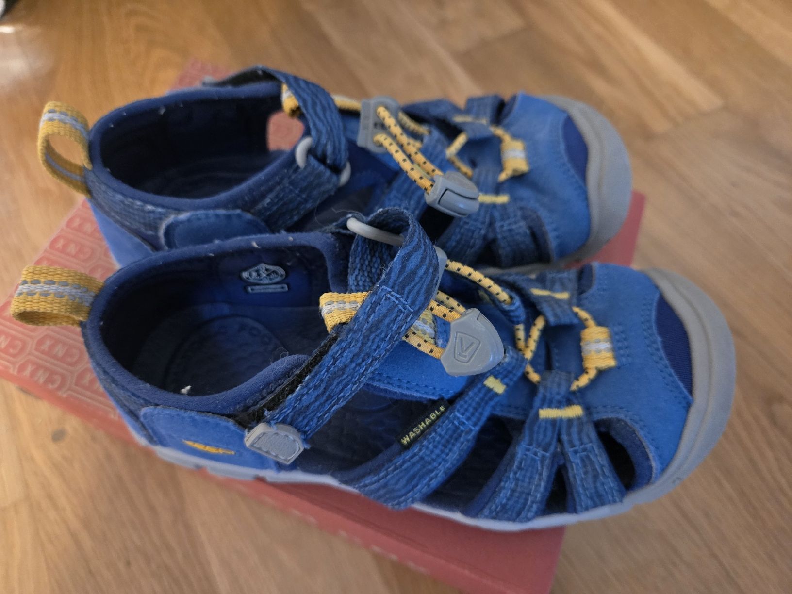 Keen Scarpe per ragazzi: Schuhe Keen Sandalen Gr.30 – Usato da Mönchaltorf venduto da snowwater 1