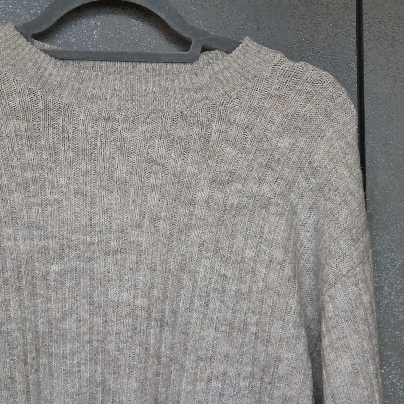 H&M Maglioni & Felpe: 🐸 H&M PULLOVER XS GRAU RIPPSTRICK KUSCHLIG – Usato da Môtier (Vully) venduto da Frogs 5