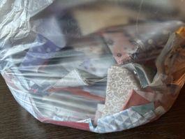 Stoffreste für Patchwork und Collagen
