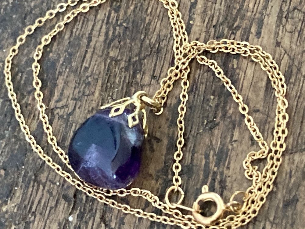 Collier Ras De Cou Vintage Avec Pendentif Améthyste Et Chaîne En Laiton Doré - Occasion