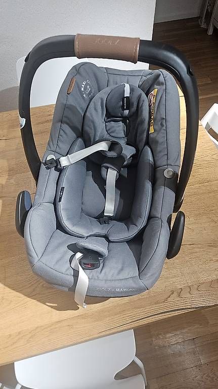 Seggiolini per auto: Maxi-Cosi Babyschale – Usato da Uitikon Waldegg venduto da JayDemfrigor