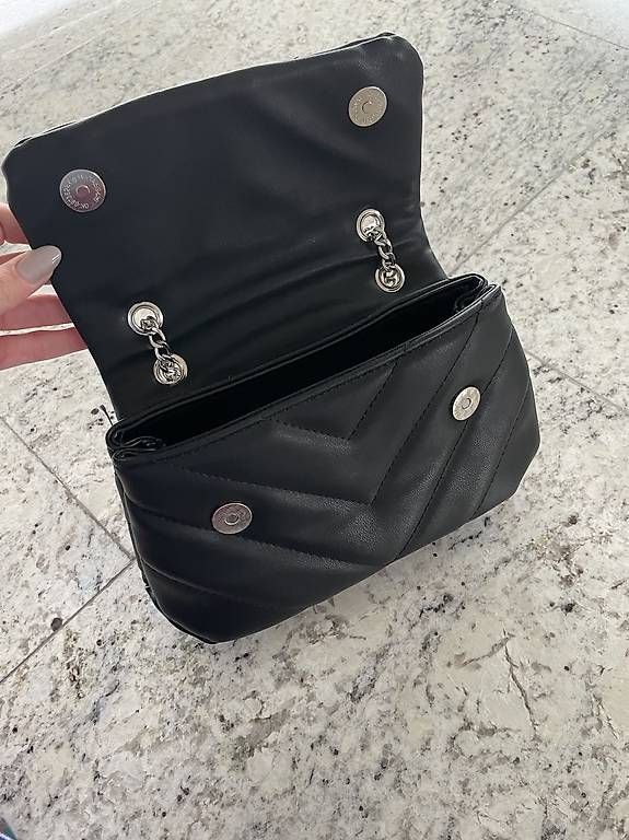 Borse da donna: Borsetta nera di Bershka – Usato da Ascona venduto da eli_nq6c 3