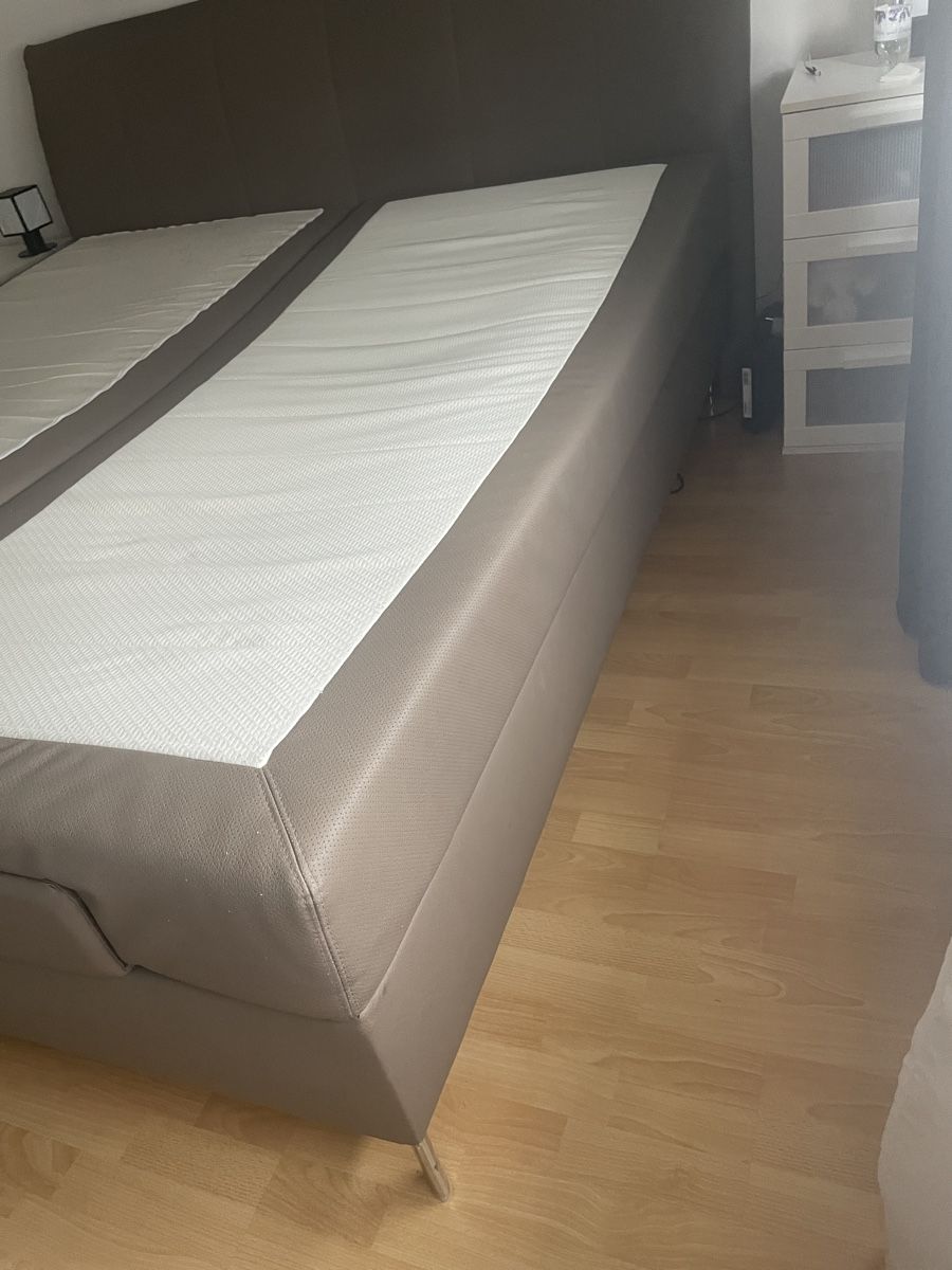 Lits: Boxspringbett elektrisch verstellbar – D'occasion à Schmerikon par Alex.Pal 3