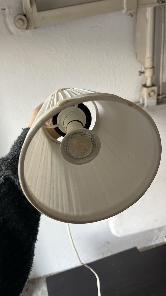 Ikea Lampes: Lampe murale IKEA dorée – D'occasion à Daillens par BrandonW 1