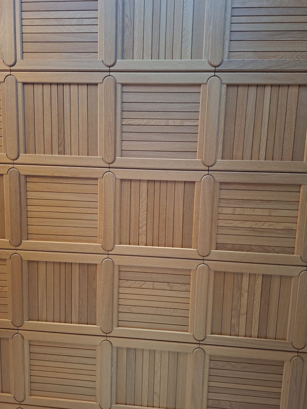 Articoli in legno: Kunstvolle, handgemachte Holzdecke – Usato da Tann venduto da Iwinnie 2