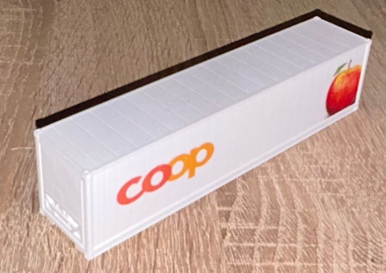 Roco Modellini di ferrovie: 1:87 Coop Kühlcontainer 45ft Apfel – Nuovo e nell'imballaggio originale da Belp venduto da AEMA-Modellbau 1