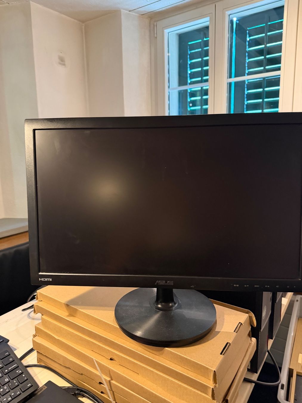 Monitor: HDMI Bildschirm – Usato da Ottikon venduto da patrickb0104
