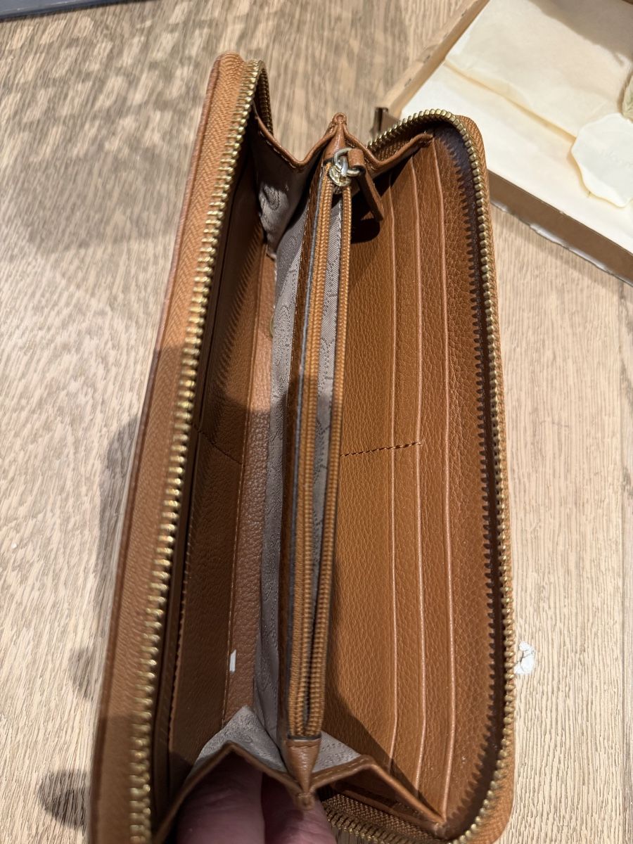 Michael Kors Portamonete: Michael Kors Portemonnaie  – Usato da Hildisrieden venduto da isabell91 3