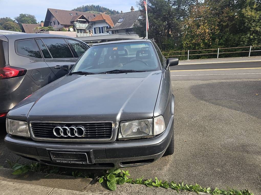 Audi Automobili: Audi 80 2.4 Benzin, Automatik – Usato da Burgdorf venduto da xBxsil