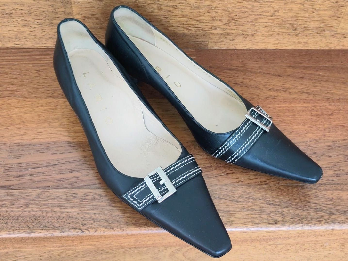 Scarpe da donna: Escarpins noirs à petits talons (37.5) – Usato da Lausanne venduto da HelenaK 1