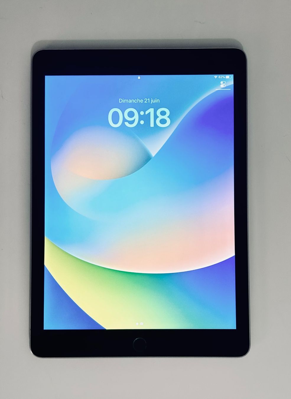 Apple Tablet PC: iPad Pro 9.7 (32GB) – Gebraucht aus Avully von MissAusten