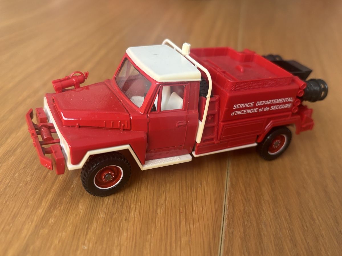 Solido Modellautos: 4x4 de pompier  – Neu (gemäss Beschreibung) aus Orbe von car_8grw