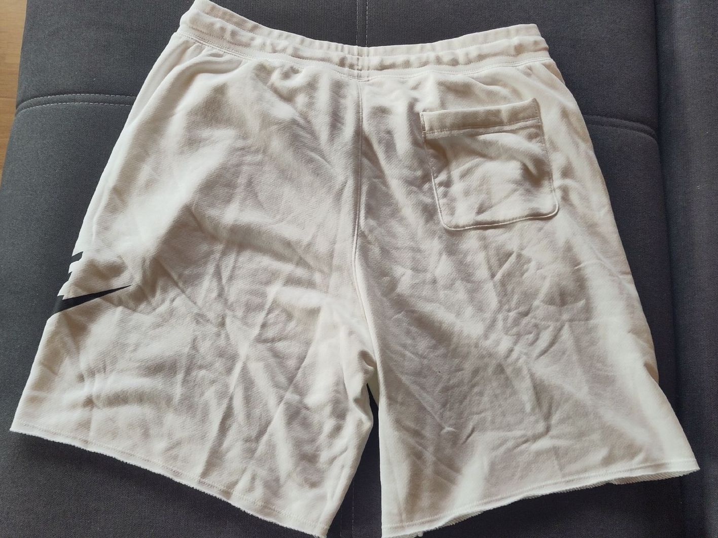 Hosen: Weisse Nike Shorts – Gebraucht aus Cumbel von anj_b8wj 1