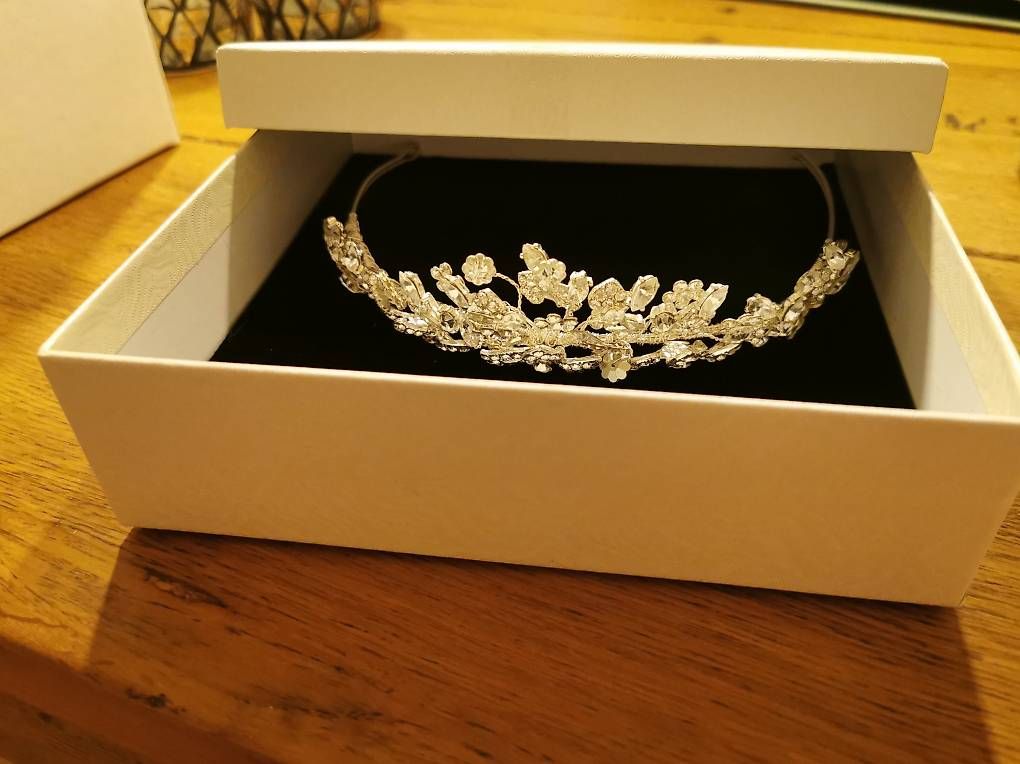 Haarschmuck: Diadem – Gebraucht aus Basel von C_Mathys 3