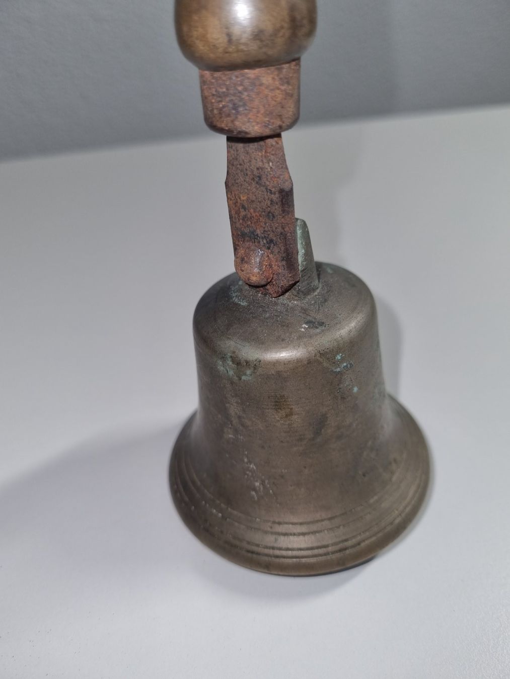 Glocken & Treicheln: Alte Butler / Handglocke – Gebraucht aus Zofingen von Felpa 1