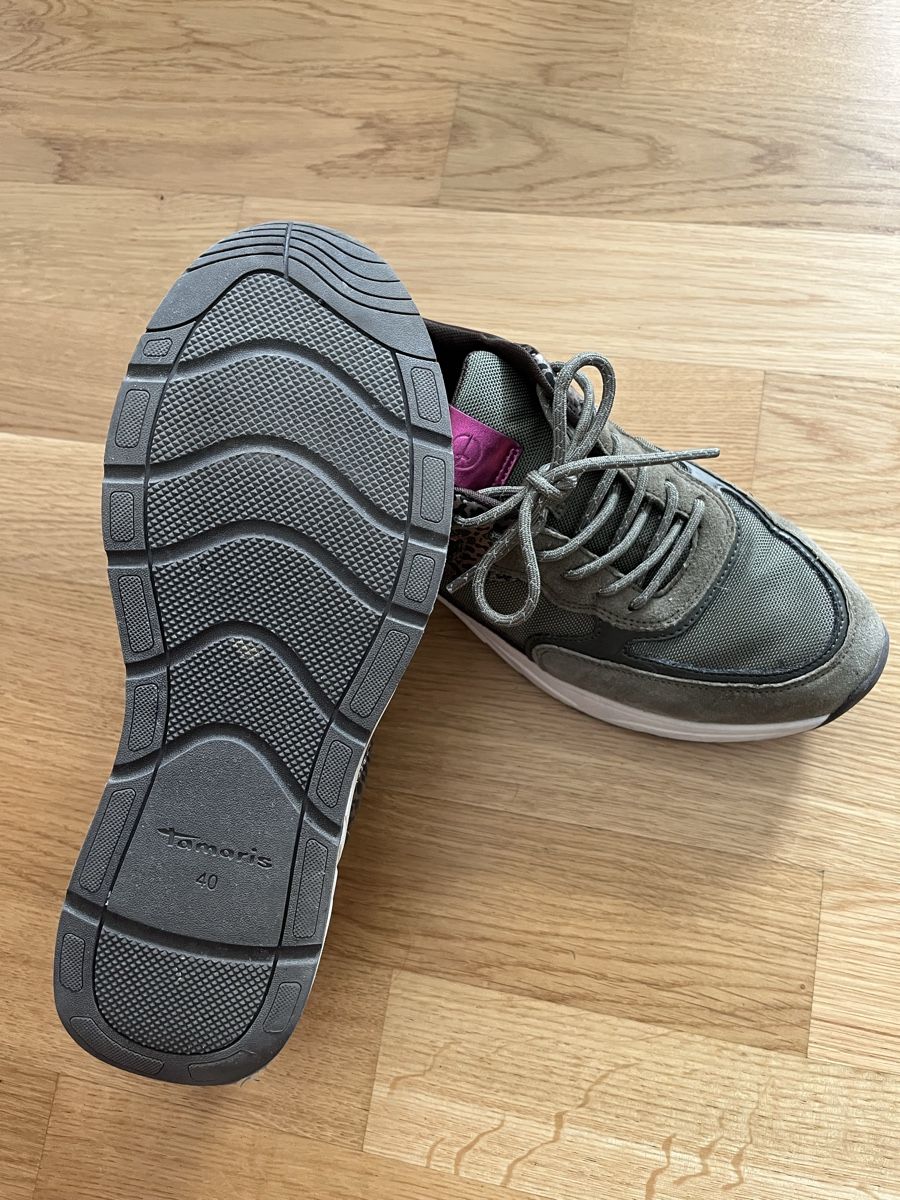 Tamaris Damenschuhe: Tamaris Keilsneaker oliv Gr. 40 – Neu (gemäss Beschreibung) aus Winterthur von Ste_Uho 1
