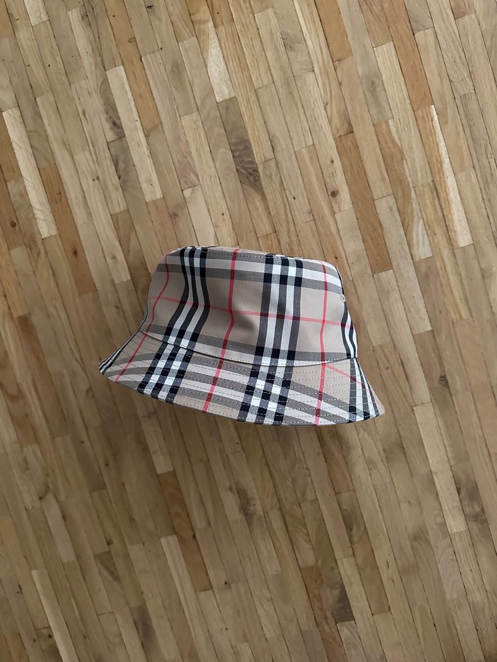 Burberry Copricapi, berretti & cappellini: Burberry Fischerhut – Usato da Langenthal venduto da iamzeko