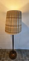 Stehlampe im Retro Design, Vintage Klassiker für Wohnzimmer