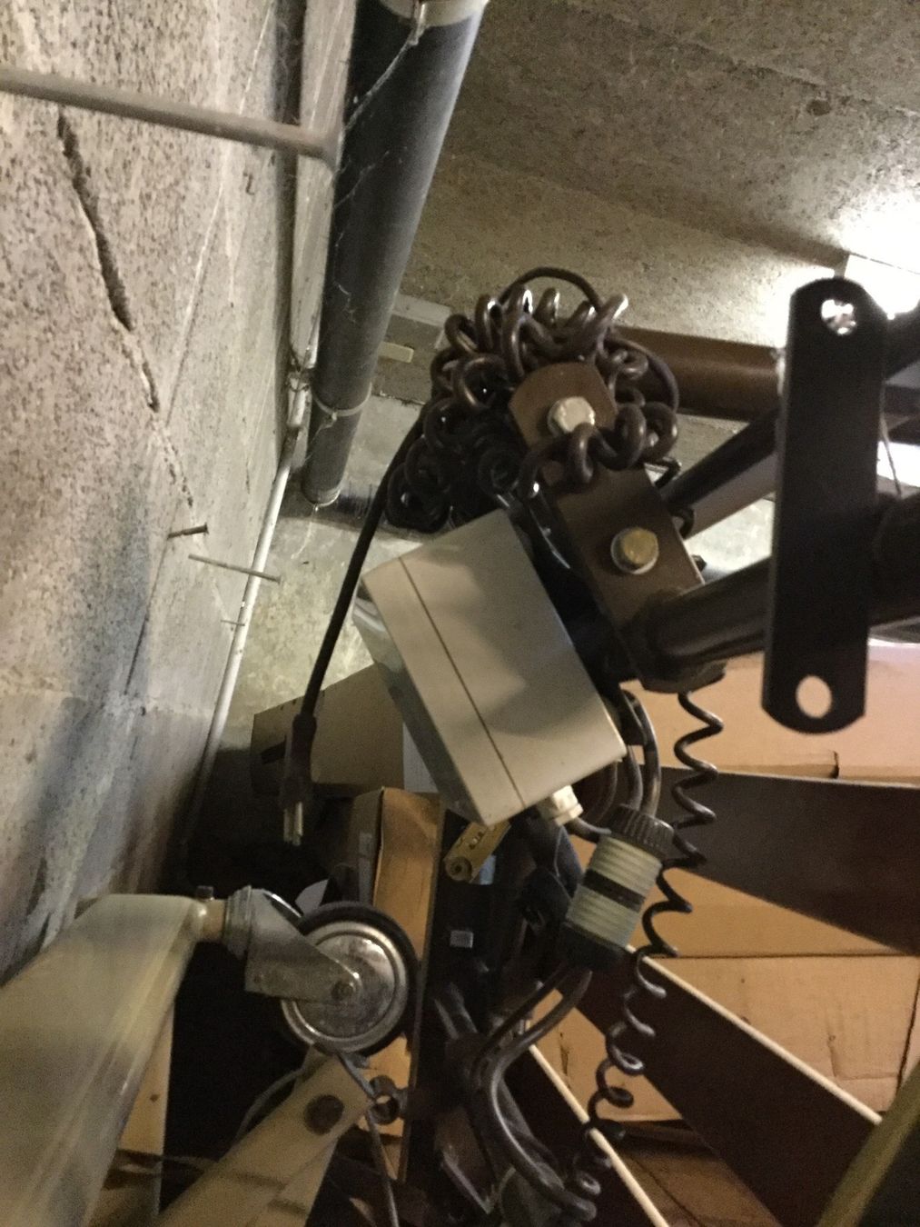 Reti a doghe: Lit sommier 90x200 électrique à vérins – Usato da Treyvaux venduto da gro_79xt 2