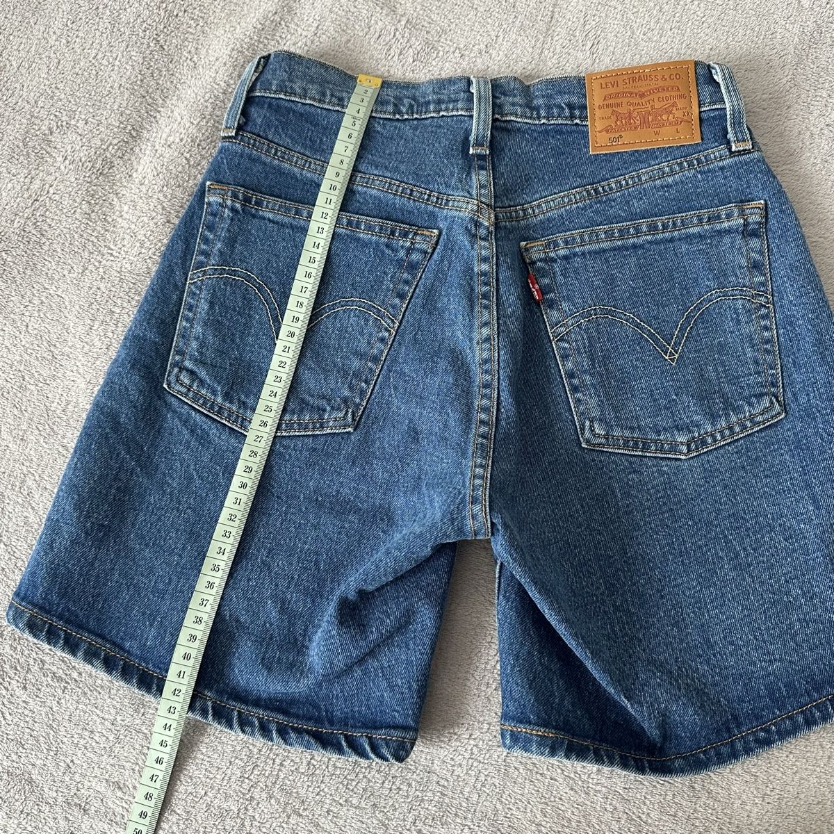 Levi's Pantaloni: Shorts Levi’s 501 W24 – Nuovo (secondo la descrizione) da Givisiez venduto da dor_xb9k 4