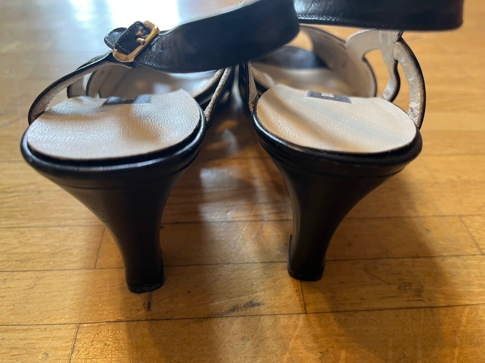 Bally Scarpe da donna: Bally Sandale – Usato da Bern venduto da chu_yn6d 2