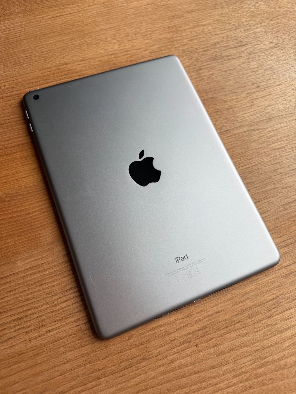 Apple Tablet PC: iPad Apple Wi-Fi 128 GB  Space Gray – Gebraucht aus Buttwil von seven67 3