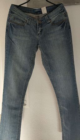 Damen Jeans, blau, Grösse 38, bequemer Schnitt. Wie Neu.