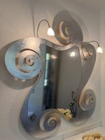 Silberfarbener Wandspiegel mit Lampen, Top Zustand!