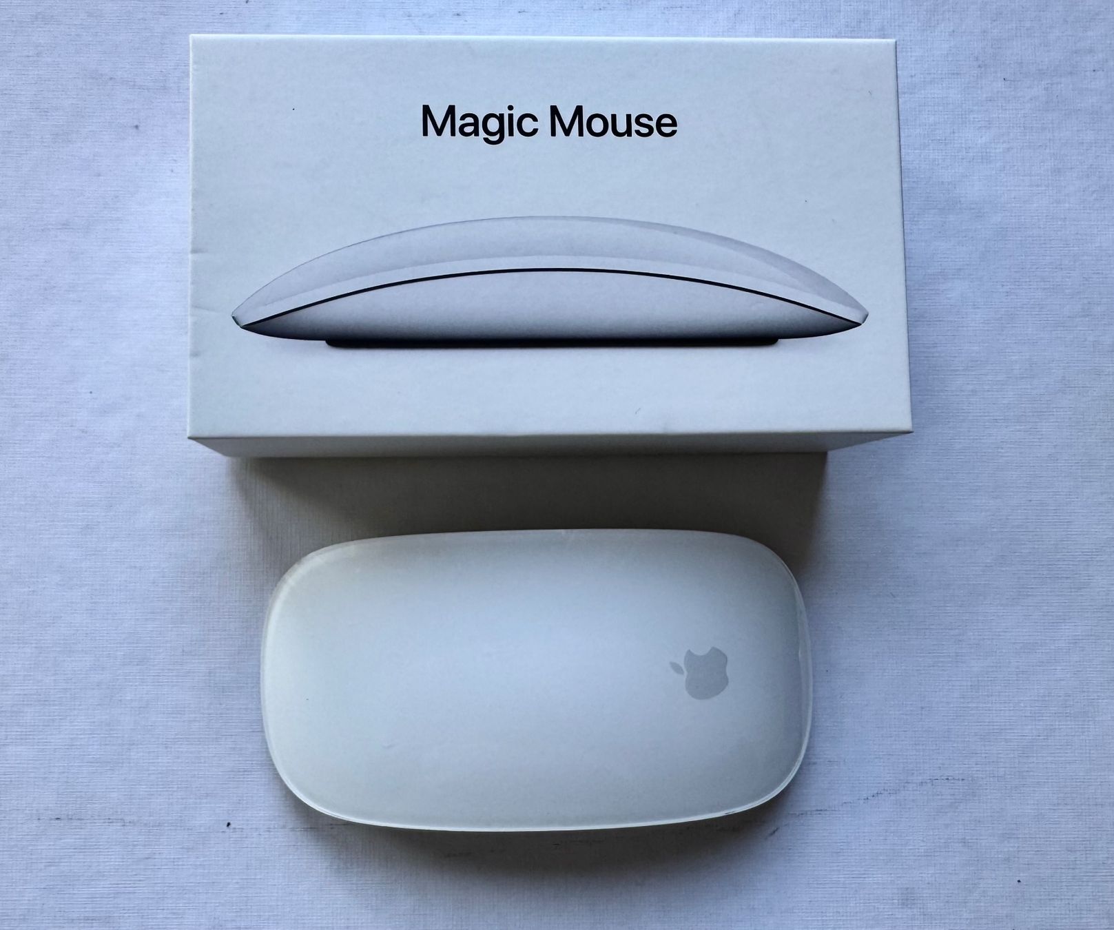 Apple Mouse: APPLE Magic Mouse (wireless, Bluetooth) – Nuovo (secondo la descrizione) da Zürich venduto da collins9_kate1 2
