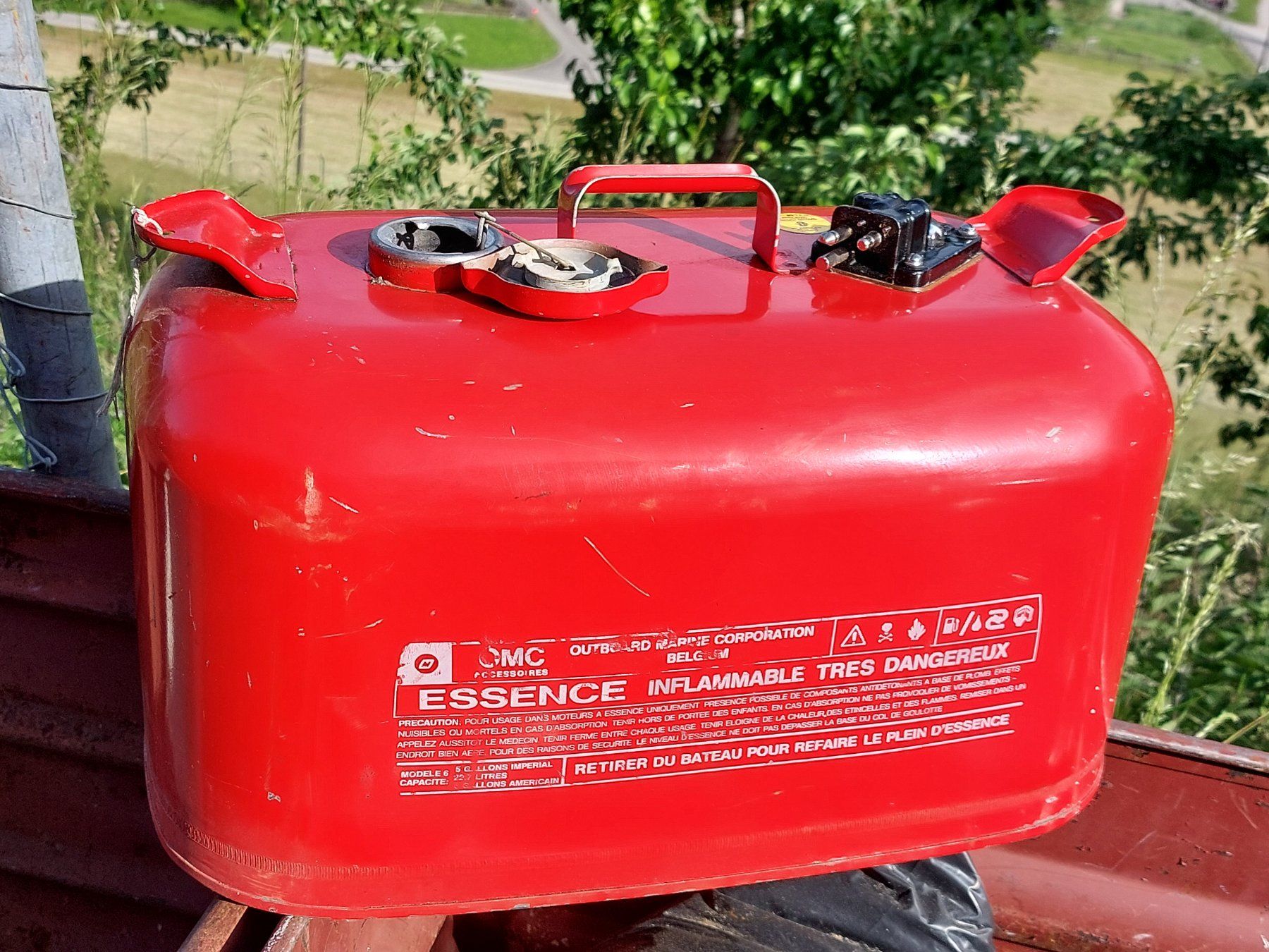 Honda Sonstiges Fahrzeugzubehör: Boot Aussenborder Motor BenzinTank 22 L kaum Rost – Gebraucht aus Escholzmatt von reb_j7tv