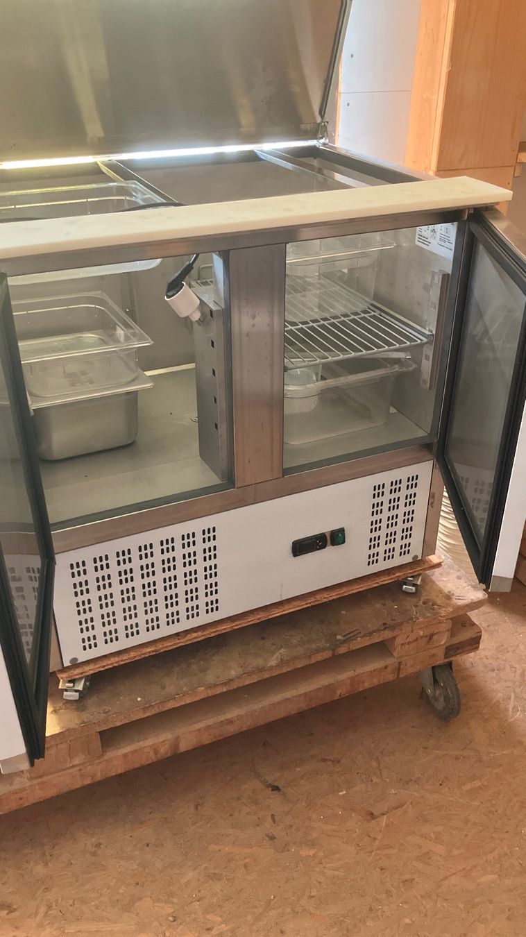 Appareils de cuisine: Saladette ECO 900 – D'occasion à Ruswil par mbuender01