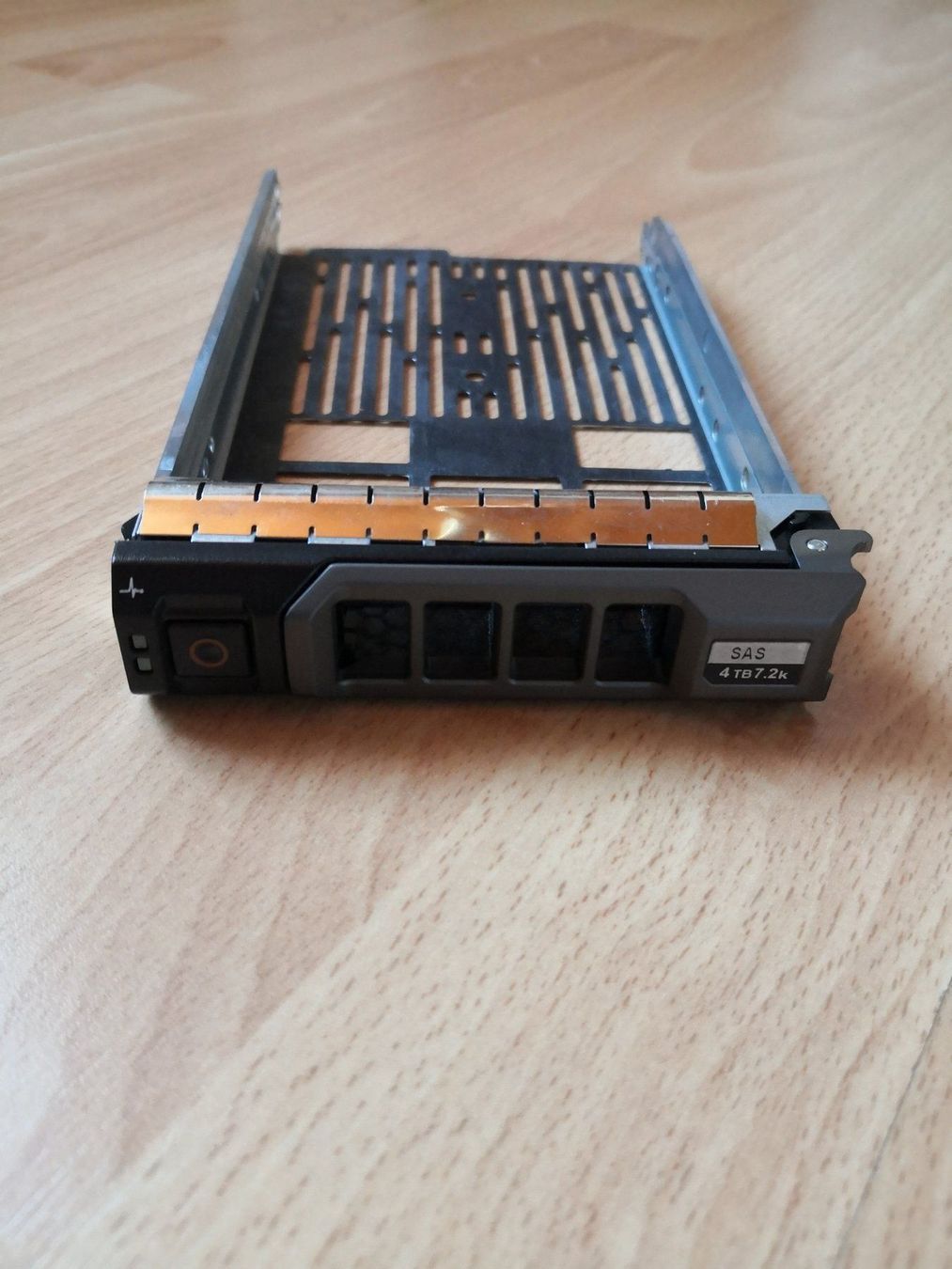 Dell Server: Dell 3.5 - Zoll Diskrahmen – Usato da Bözen venduto da Mspuny