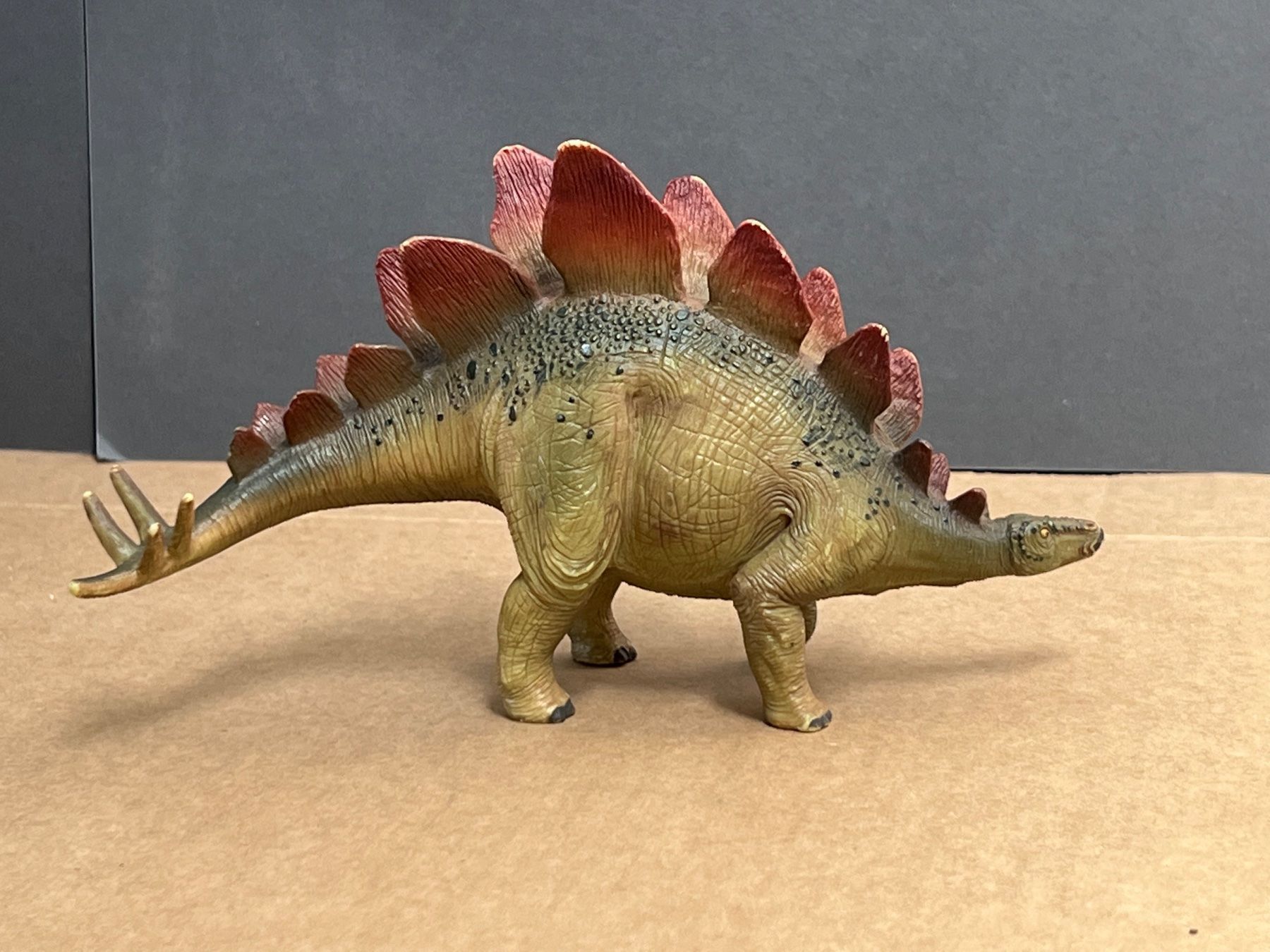 Schleich Figuren: Schleich 16457 Stegosaurus Dinosaurier – Gebraucht aus Ennetbaden von
