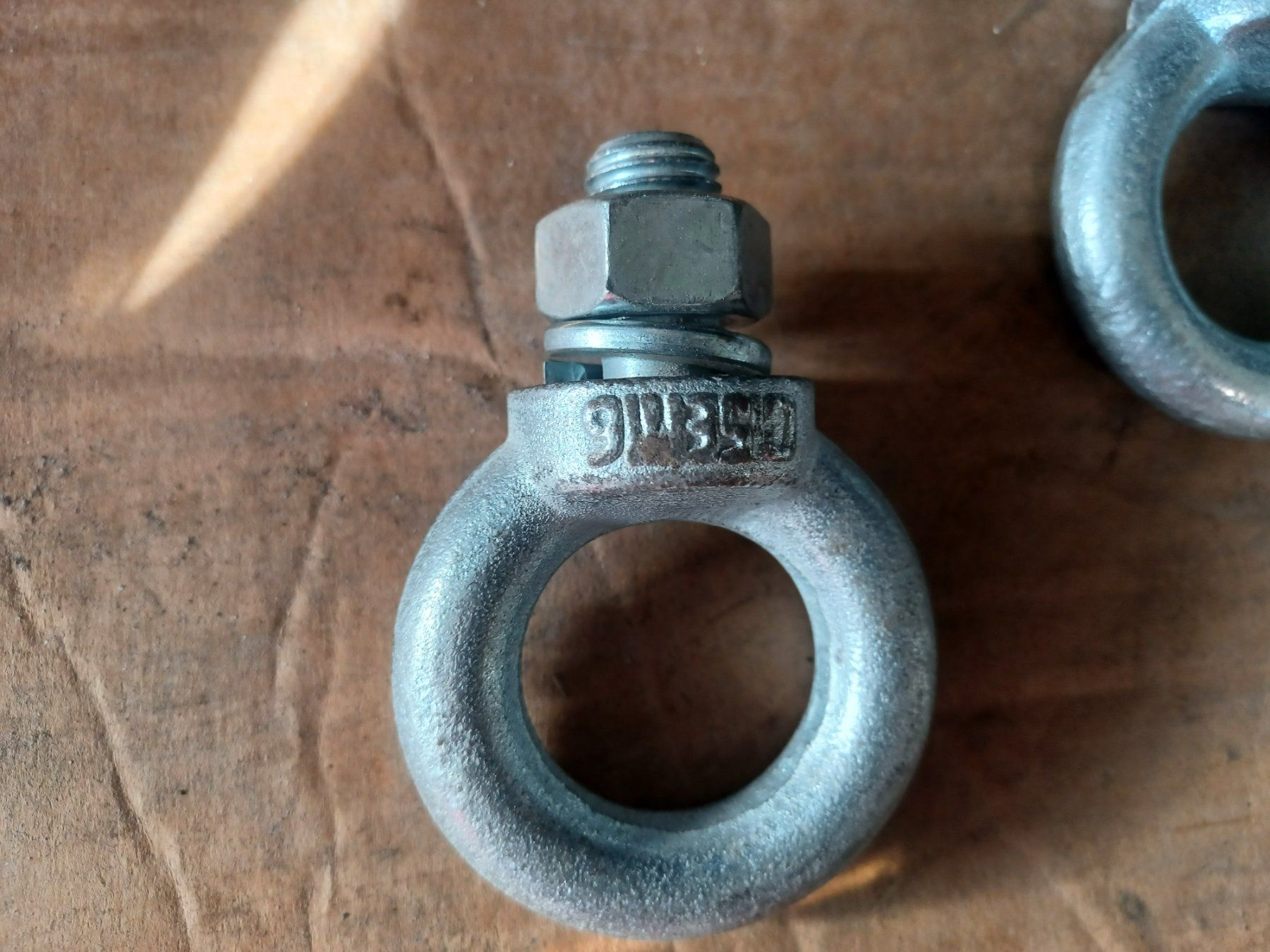Supporti a parete: Ringschraube – Usato da Oeschgen venduto da Kuppi 1