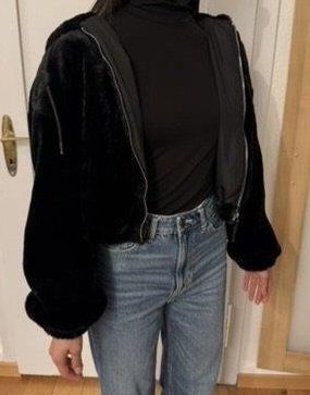 Giacche: Bershka Jacke Hoodie – Usato da Zürich venduto da Riikaadoo 1