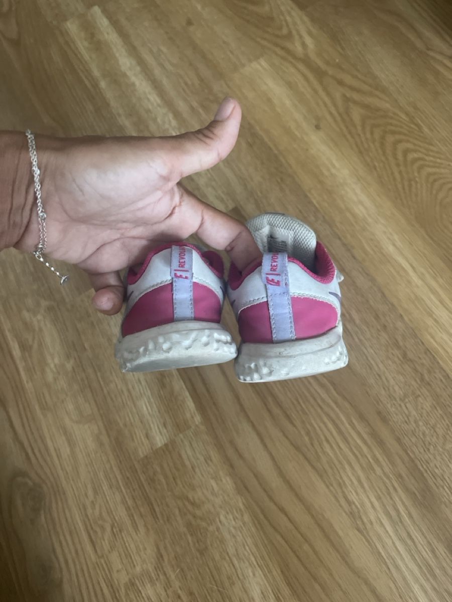 Nike Scarpe da uomo: Nike Revolution Sneaker Grösse 26 – Usato da Suhr venduto da RIE83 3