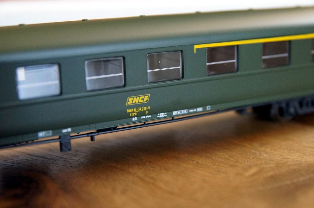 ROCO 54236C 1ÈRE Classe SNCF Voiture de Voyageurs Échelle H0 EUR 30,00