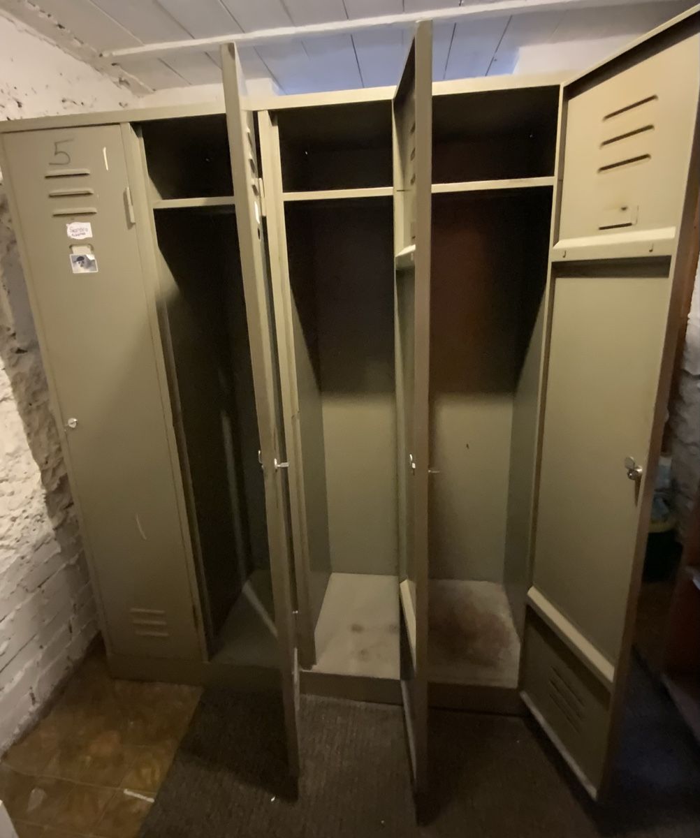 Lista Garderobe: Garderobeschrank 4er – Gebraucht aus Kerzers von Donegal-Kerzers
