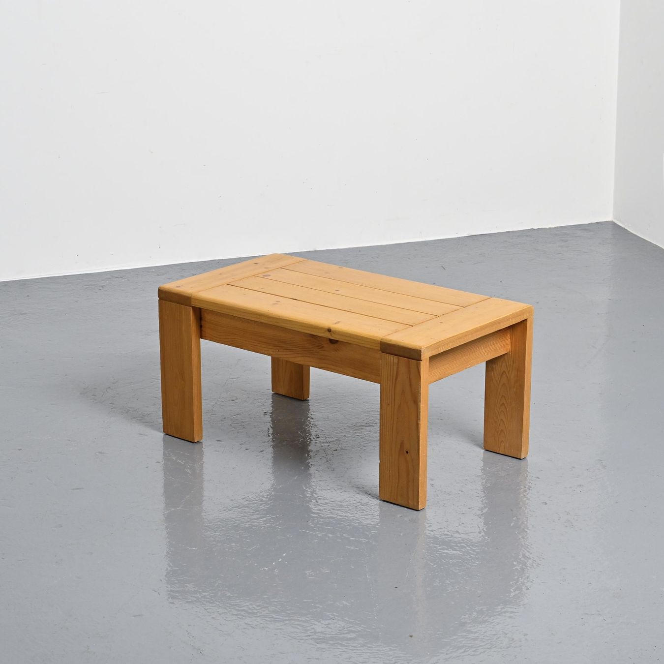 Tavoli: Table basse Les Arcs pour Charlotte PERRIAND, circa 1970 – Usato da VILLEURBANNE venduto da PATEREDELAGANDOUZE 1
