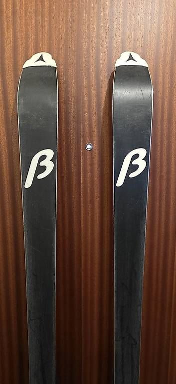 Skis: Skis Atomic femme – Gebraucht aus Meyrin von April73 4