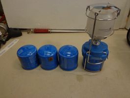 Campingaz Gaslampe mit 3 Ersatzkartuschen