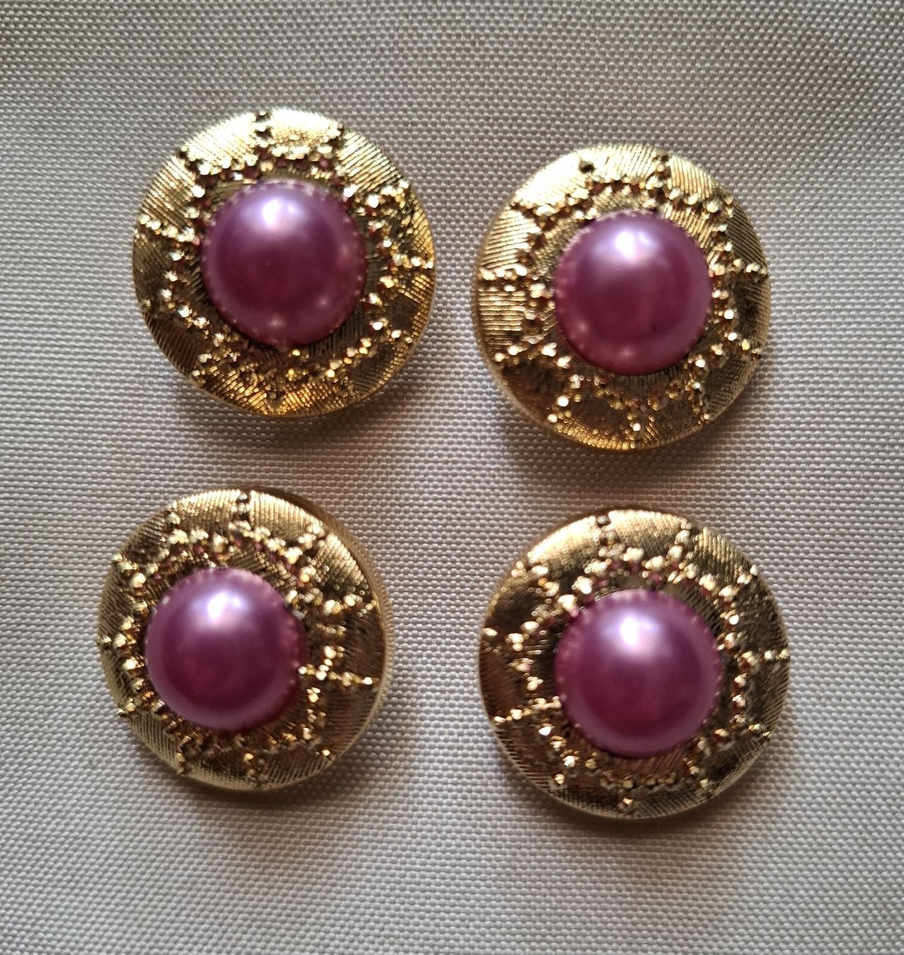 Bottoni: 4 Schmuckknöpfe, 25 mm. – Usato da Dietikon venduto da Hirschkopf 5