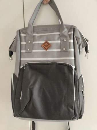 Neue Wickeltasche
