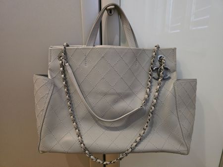 Chanel Shopper in Grau