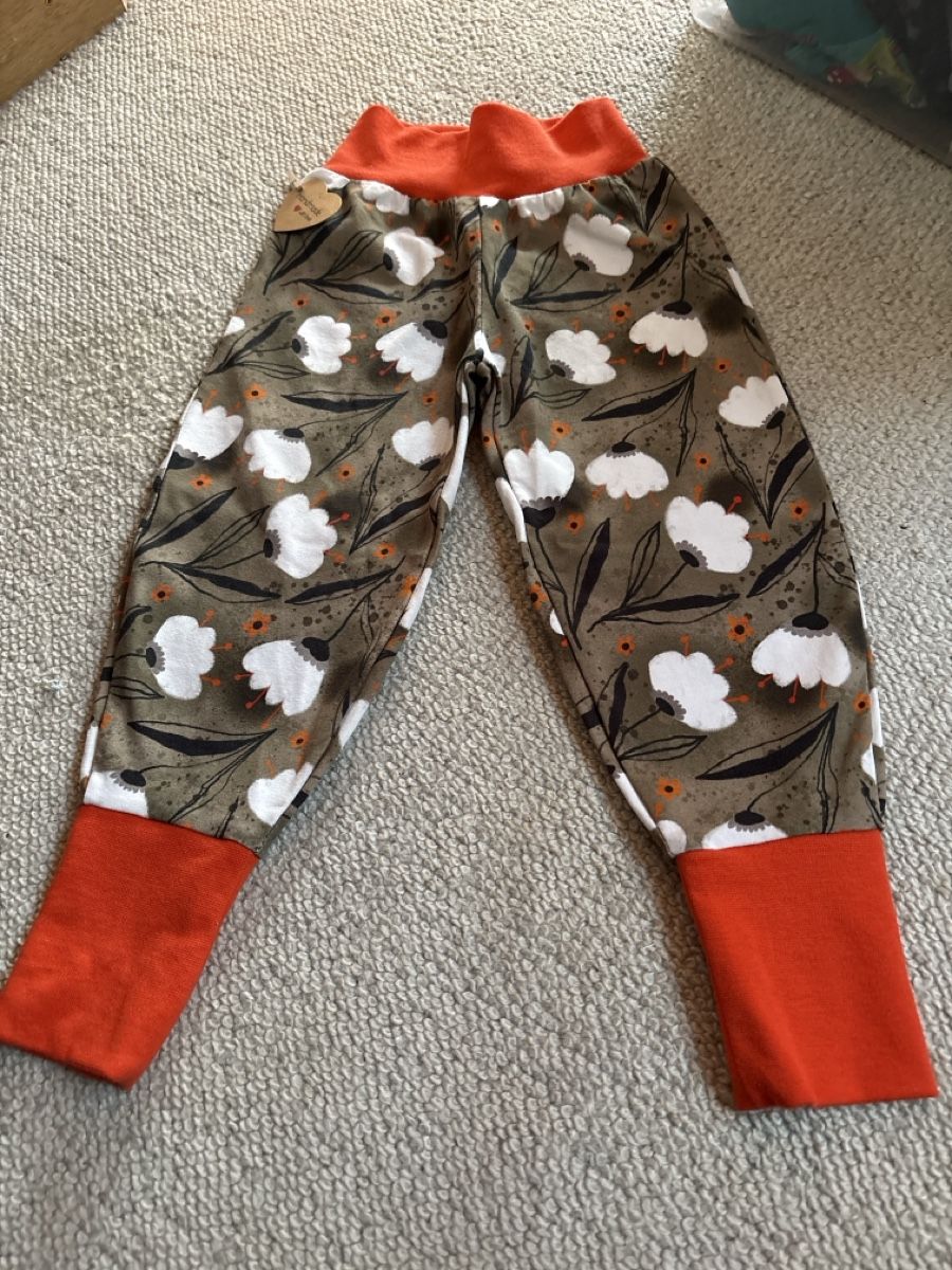 Hosen: Neue Handmade Pumphose 98/104 – Neu und originalverpackt aus Latterbach von eselin23