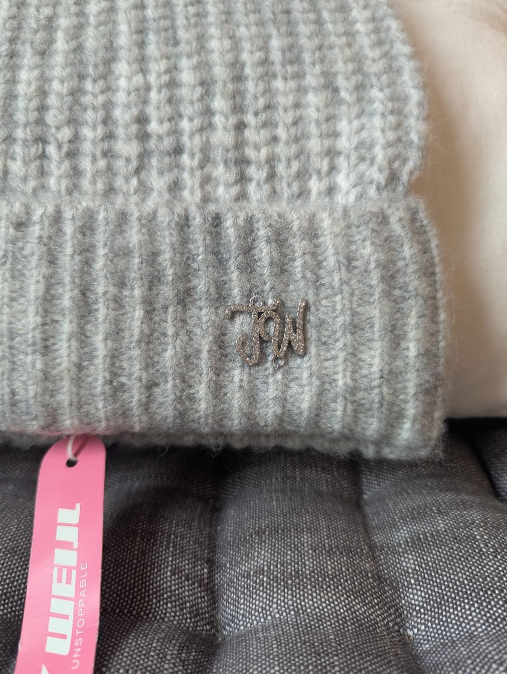 Copricapi, berretti & cappellini: Beanie grey, with tag, never worned – Nuovo e nell'imballaggio originale da Schlieren venduto da maseam 1